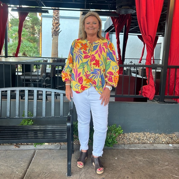 Meet your Posher, Casey - Picture 2 of 4